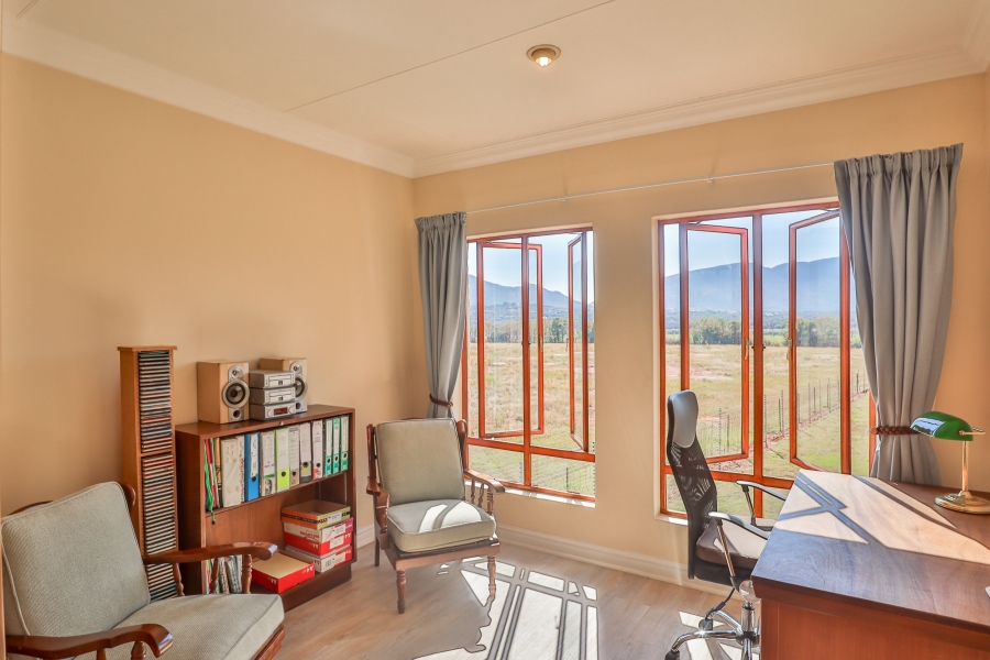 To Let 3 Bedroom Property for Rent in The Coves North West